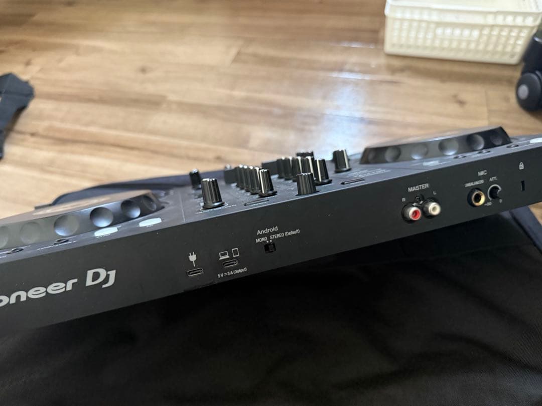 Pioneer DJ FLX4 コントローラー