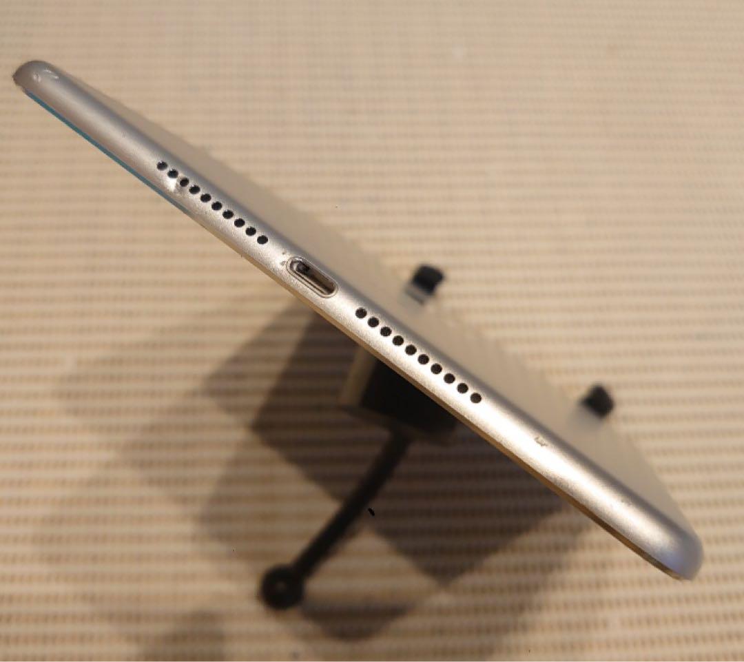 完動品SIMフリーiPadmini4(A1550)本体32GB送料込UHGC4