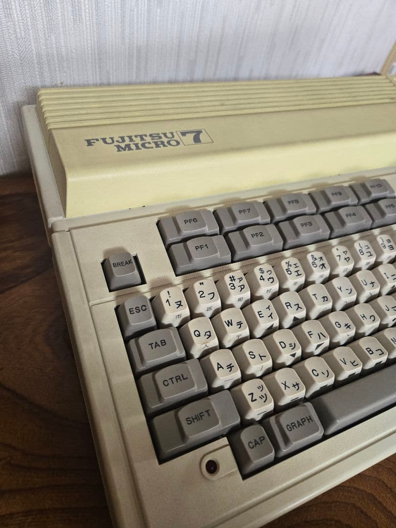 富士通 FM-7 FM-NEW7 MB25015 キーボード MICRO7