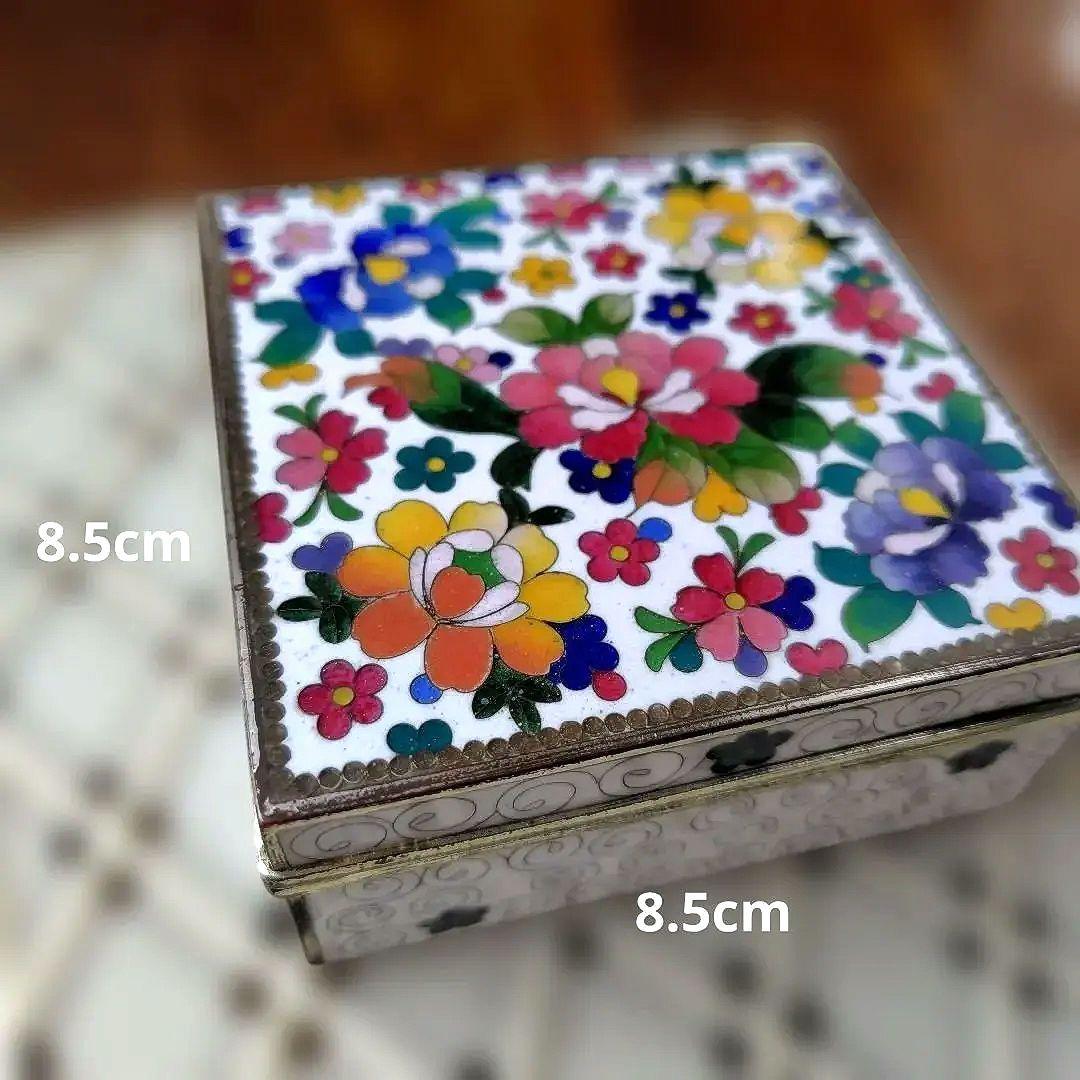 ① 七宝花紋様小箱　ジュエリー箱　アンティーク