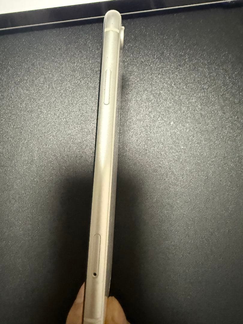 S*）様 Apple iPhone XR ホワイト 本体