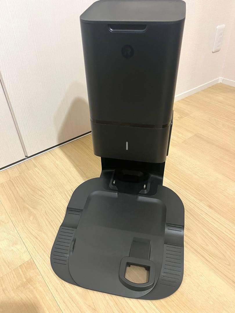 【美品】iRobot Roomba i7+ 自動ゴミ収集機能付き i755060
