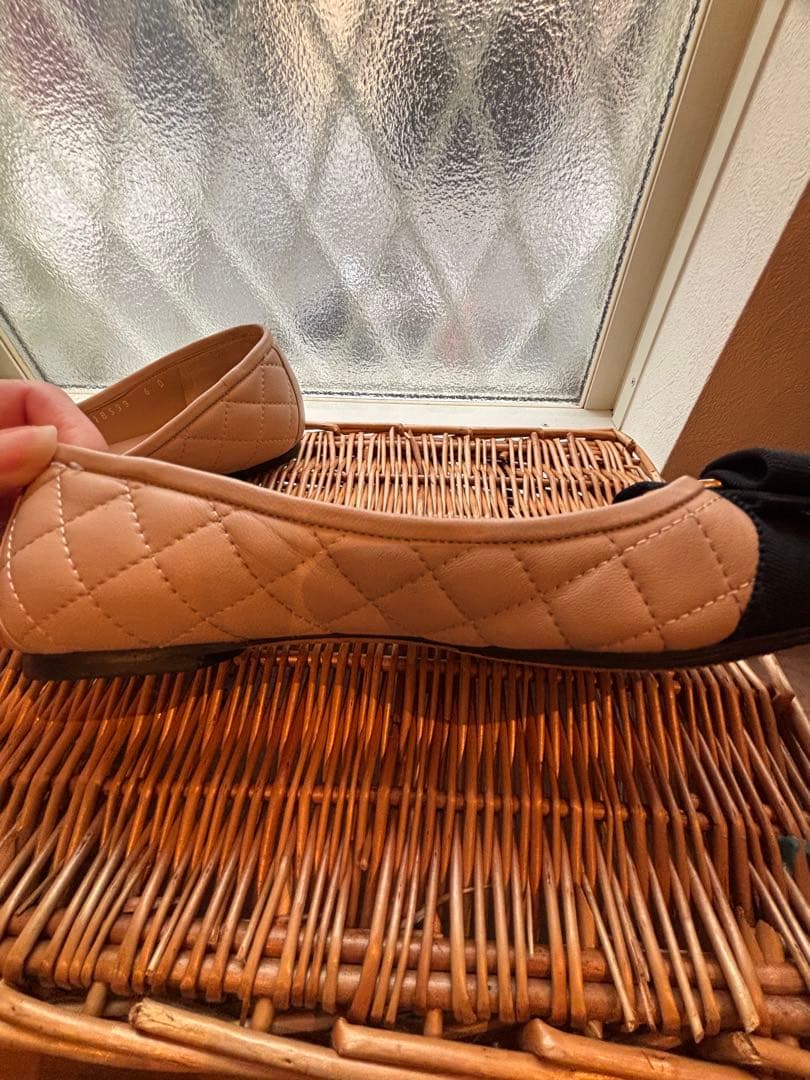 【美品】23.5フェラガモ　リボン　ローヒール　フラットピンク6D【専用袋付き】