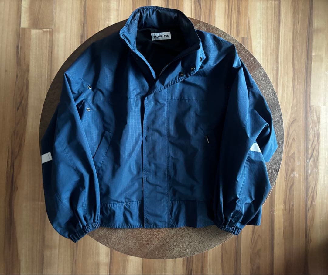 【美品】バレンシアガ 厚手 ナイロン ジャケット 短丈 ネイビー
