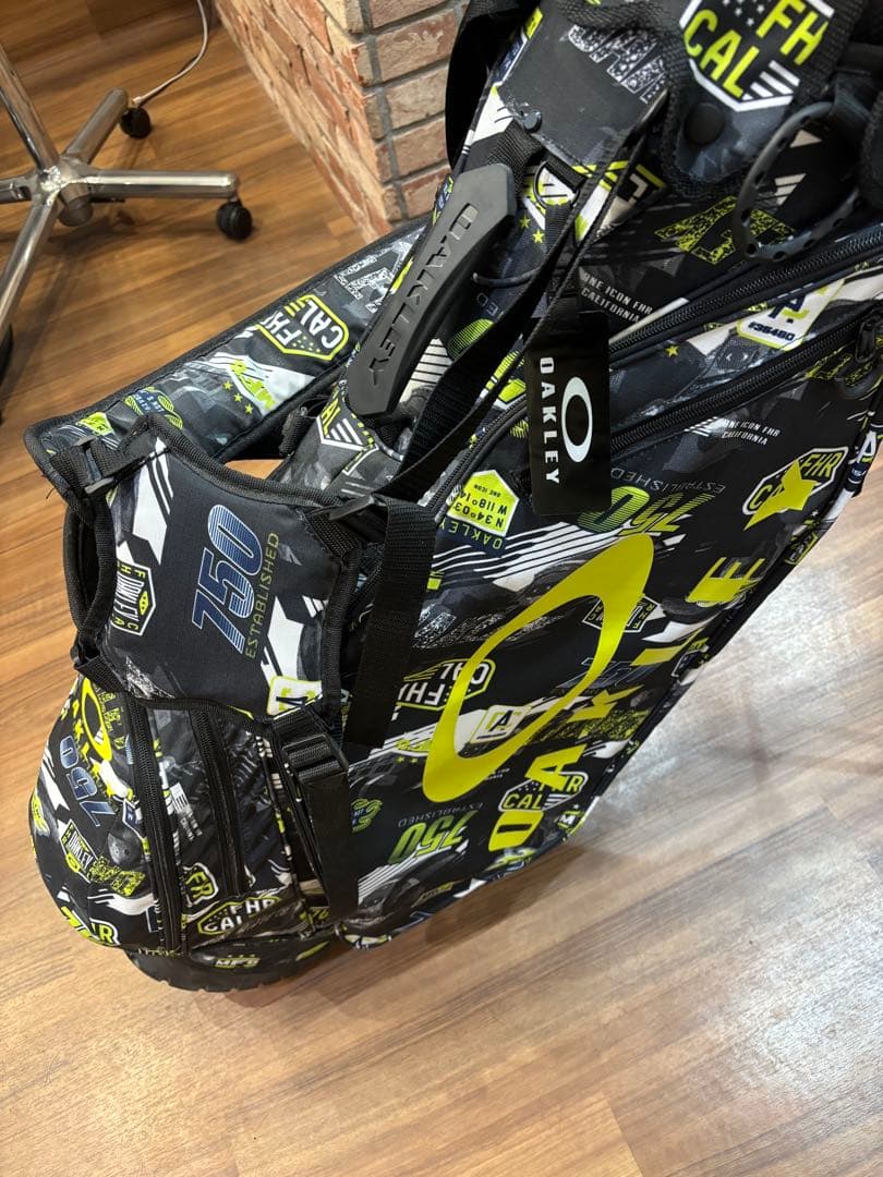 Oakley ゴルフバッグ・キャディバッグ 黒/黄　ヘッドカバーセット