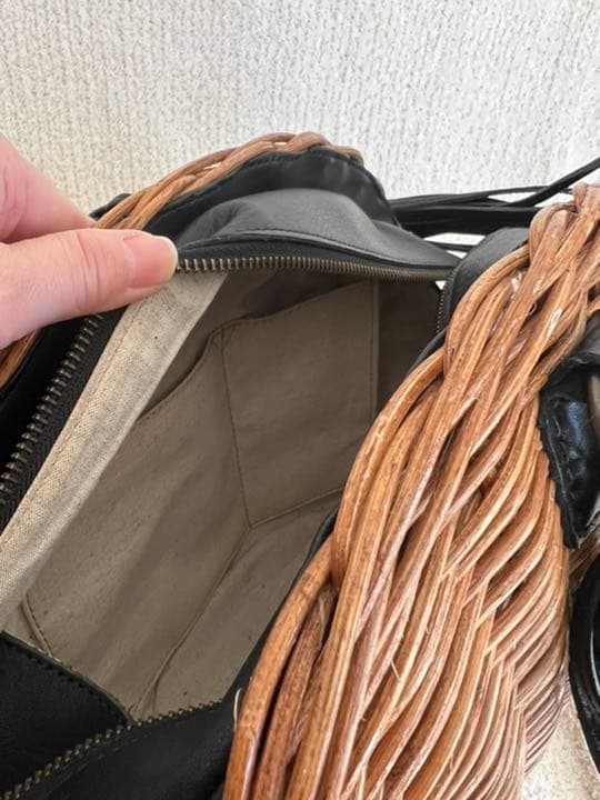 ikot シェル型ラタン バッグ