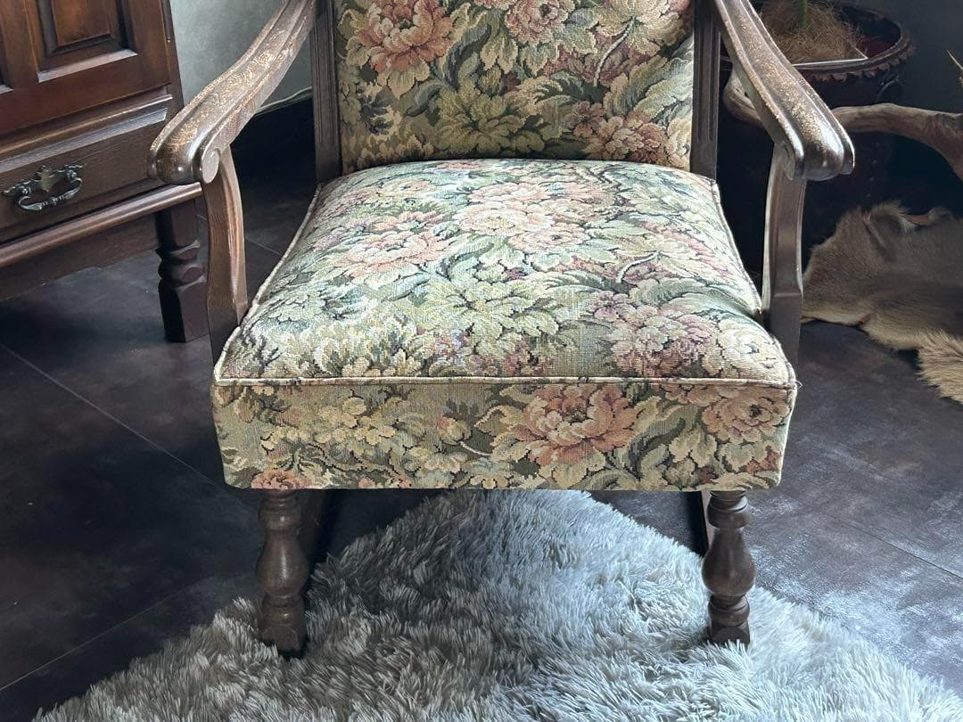 ヴィンテージ　アンティーク　アームチェア　ろくろ調　ソファ　ゴブラン模様