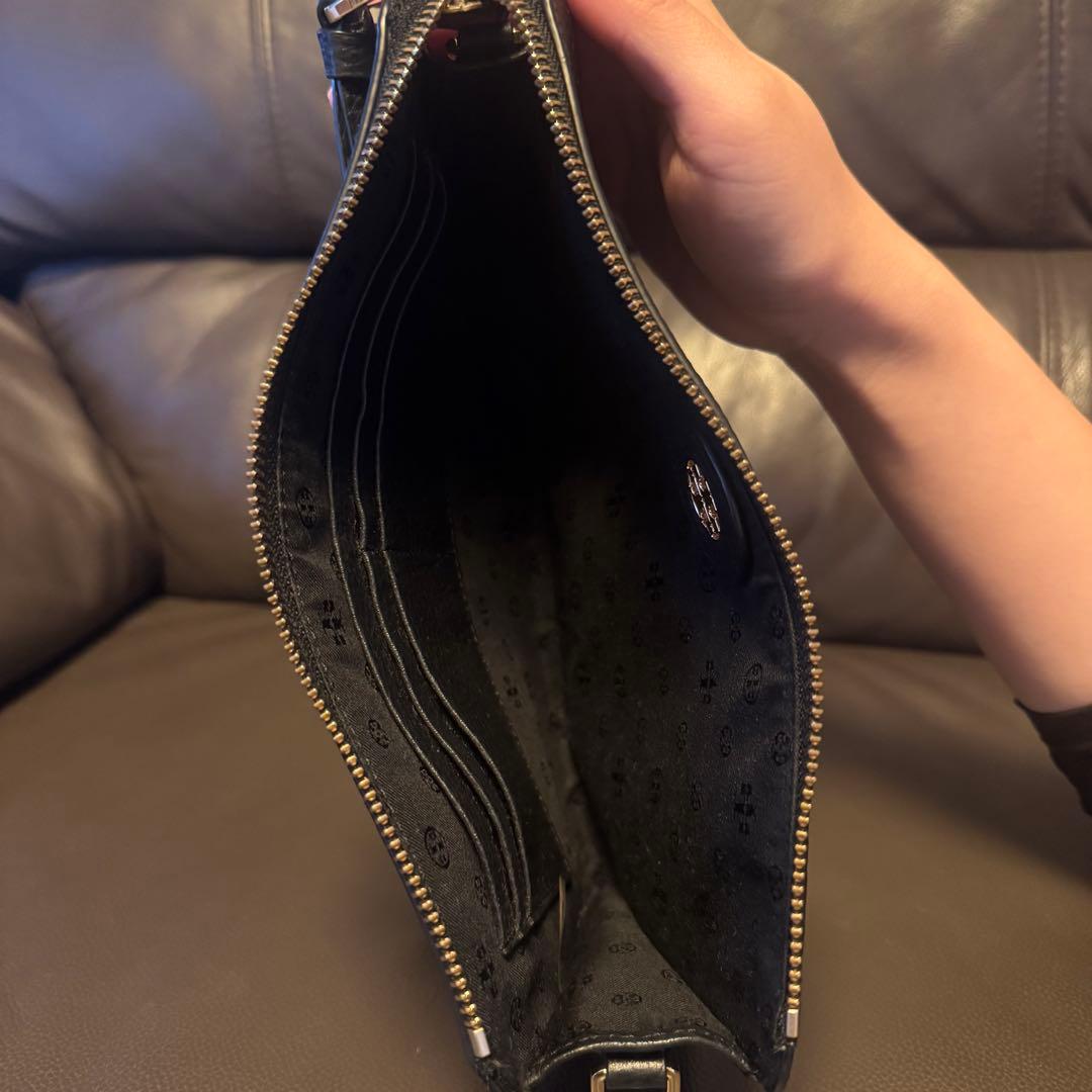 かっちゃん様　Tory Burch ショルダーバッグ　ブラック　レザー　シボ革