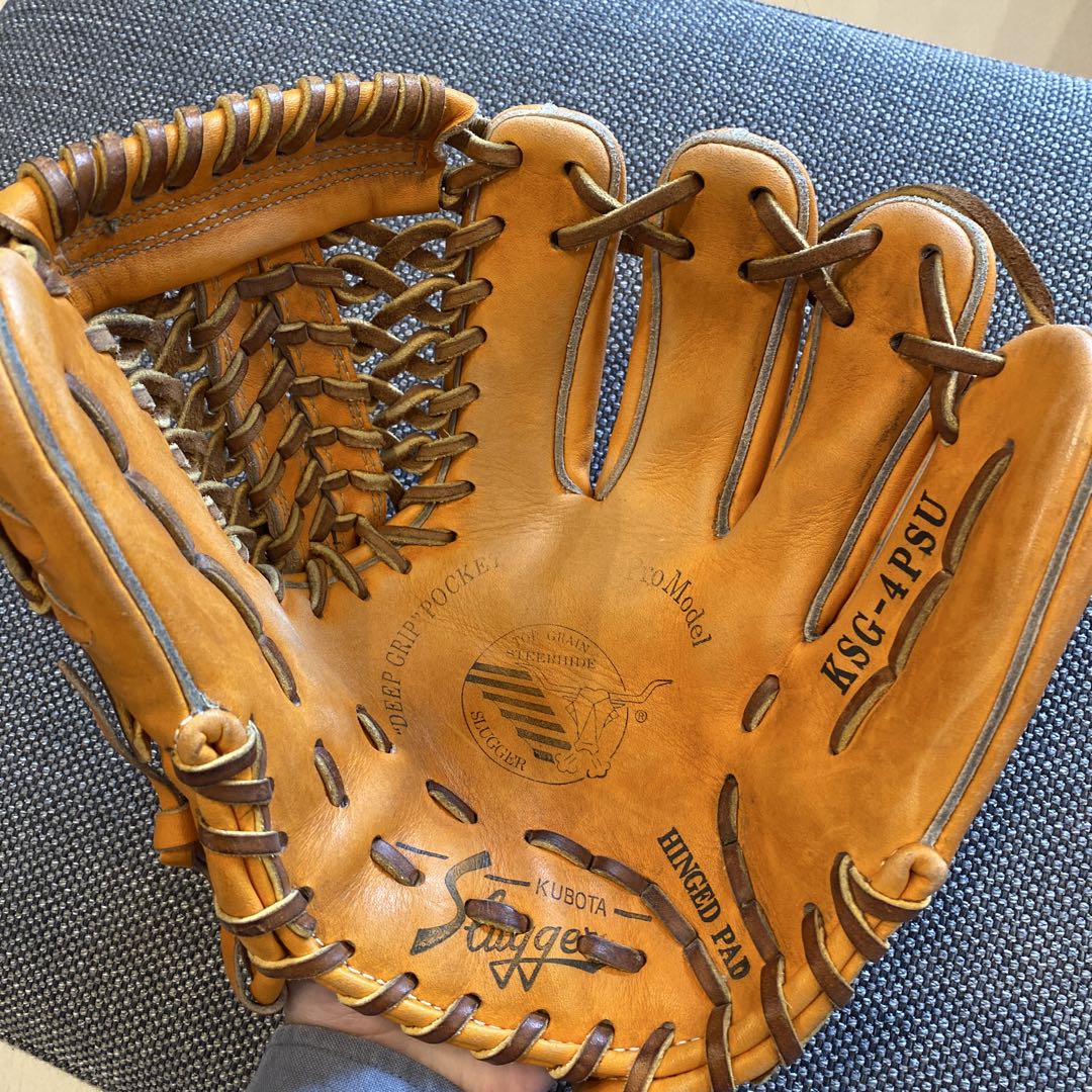 グローブ　slugger