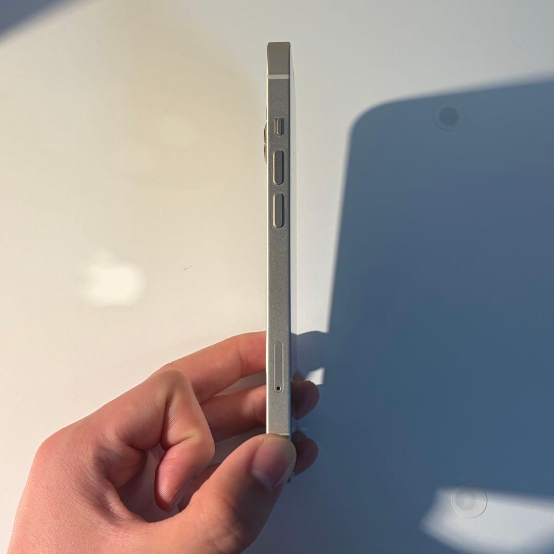 iPhone 14 128GB SIMフリー スターライト