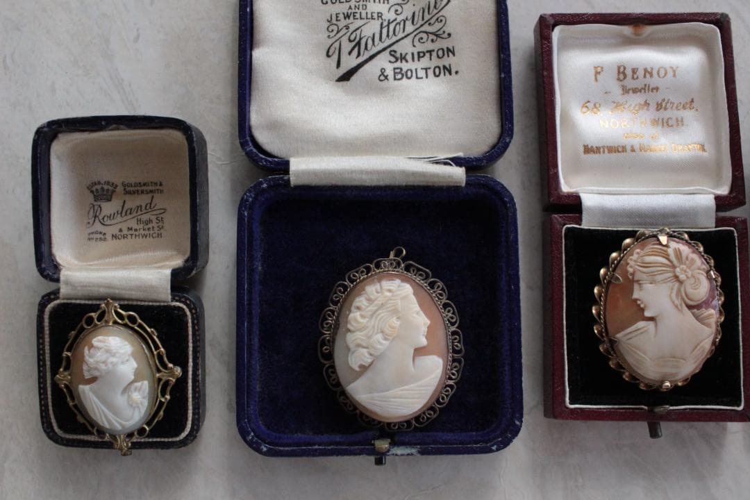 【D】アンティークシェルカメオブローチ