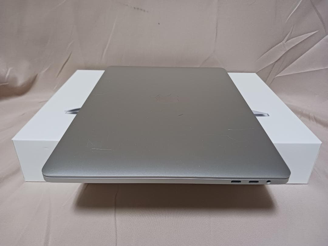 QC-2.0G/16G/512G　MacBook Pro 13インチ　A2251