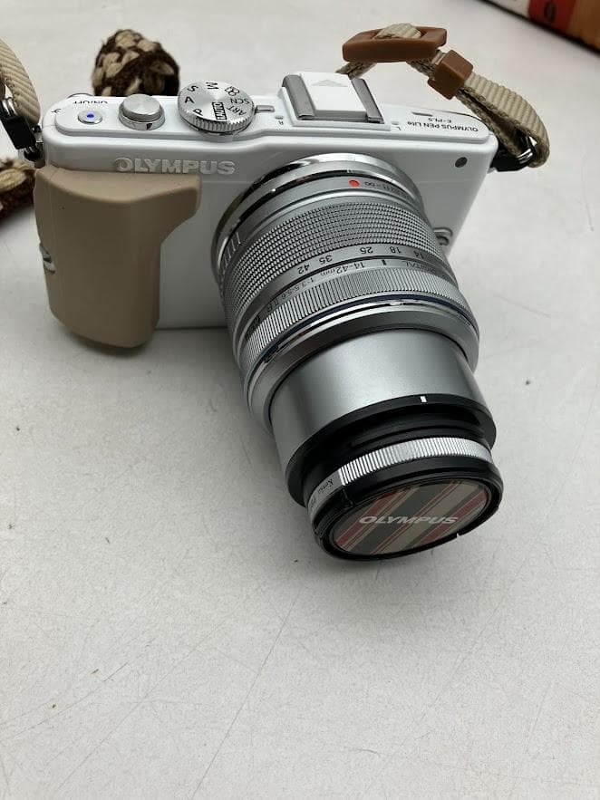【美品】OLYMPUS E-PL5 デジタル一眼レフ 本体と付属品