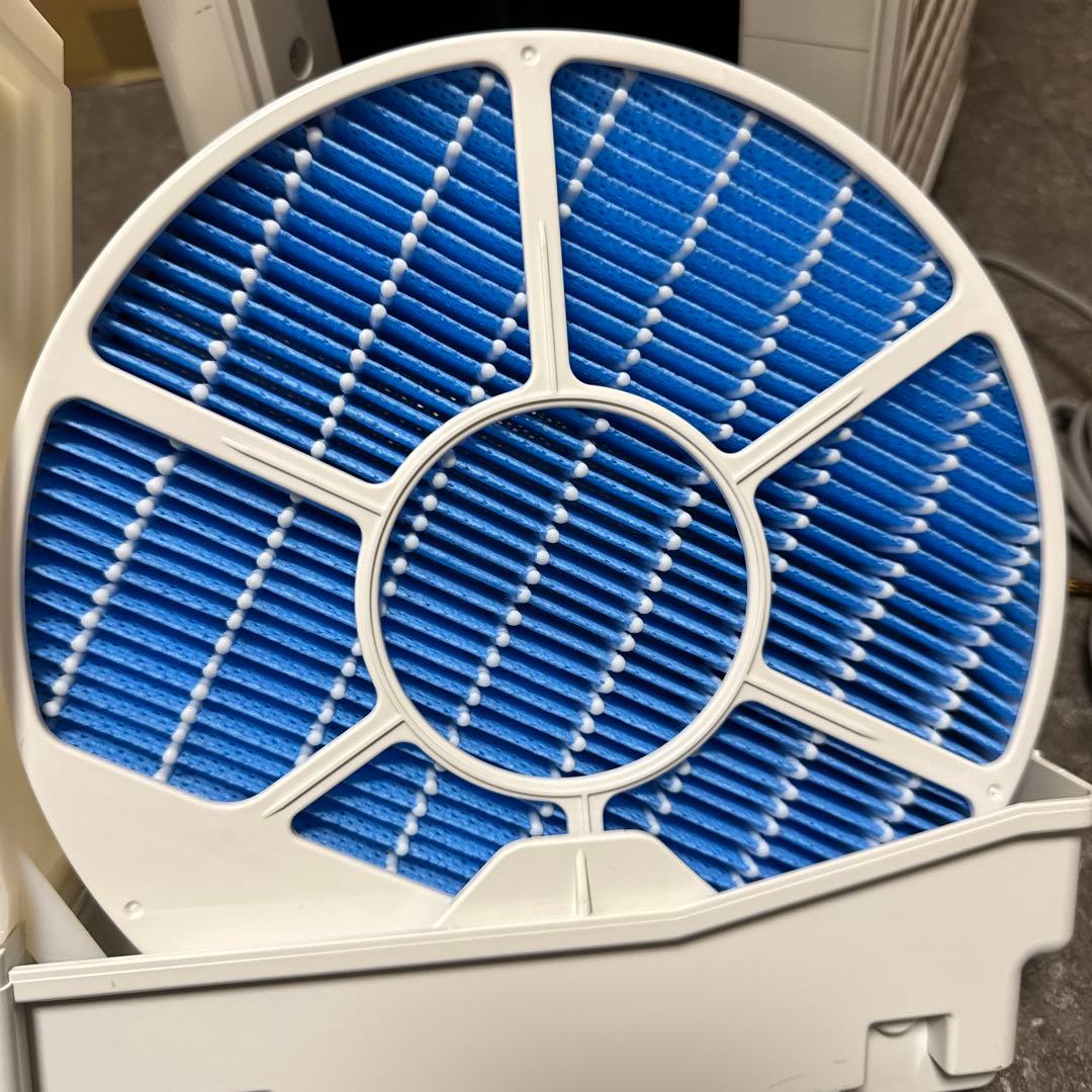 SHARP 空気清浄機 KC-N50-W 2023年製　シャープ　美品　秋　冬