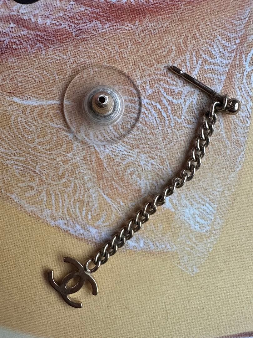 CHANEL チェーン付き片耳用ピアス