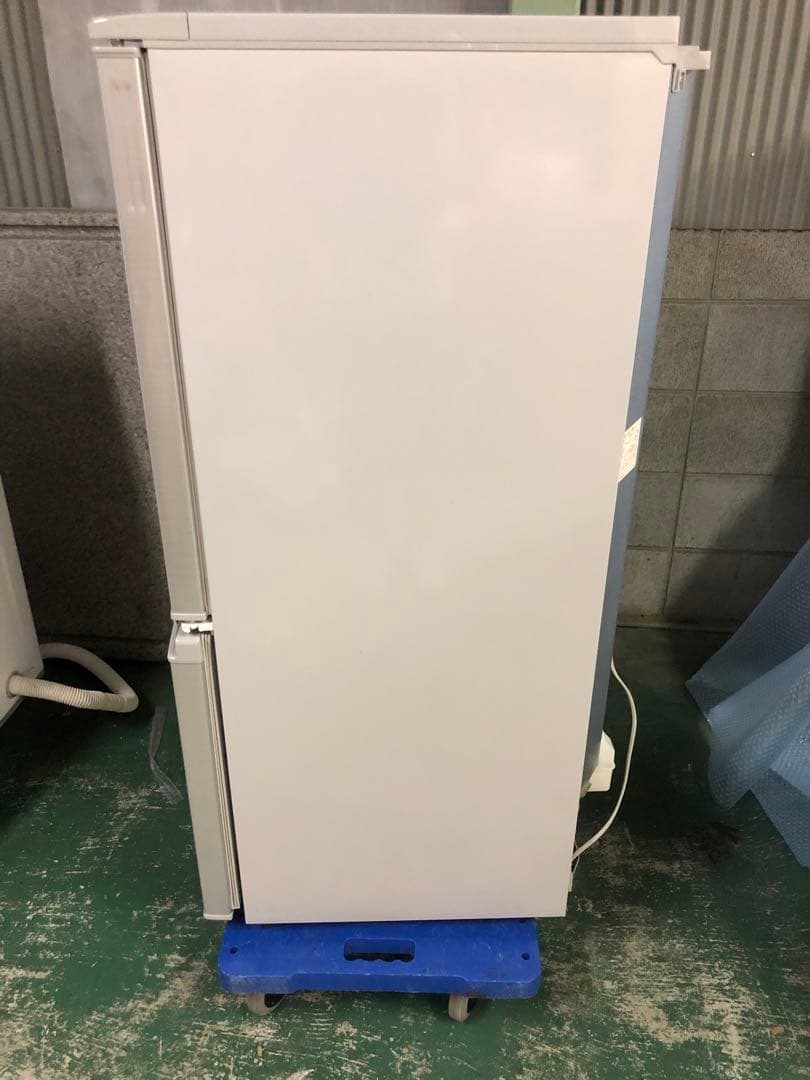8r57 2017年製 137L 冷蔵庫 SJ-D14C-S 一人暮らし 単身用