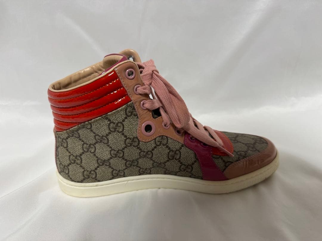 Gucci ピンク レッド ハイカットスニーカー