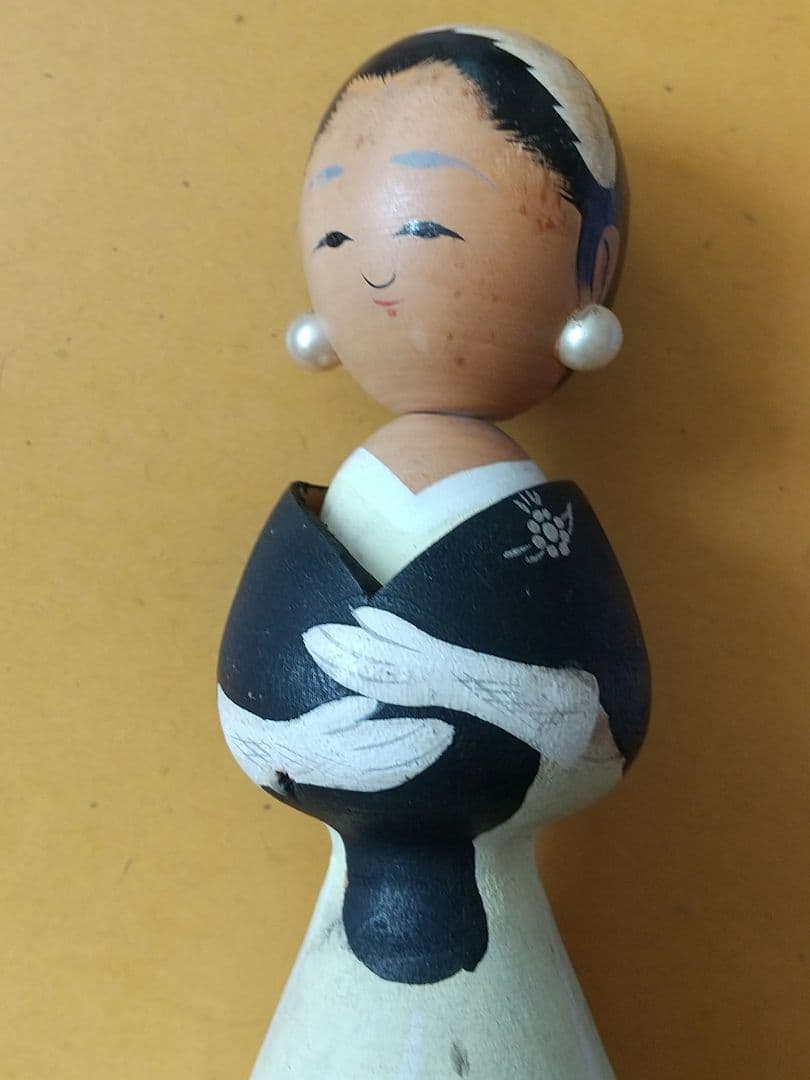 「皇太子妃美智子さまこけし人形」と「皇室読本」（講談倶楽部昭和34年2月号付録）