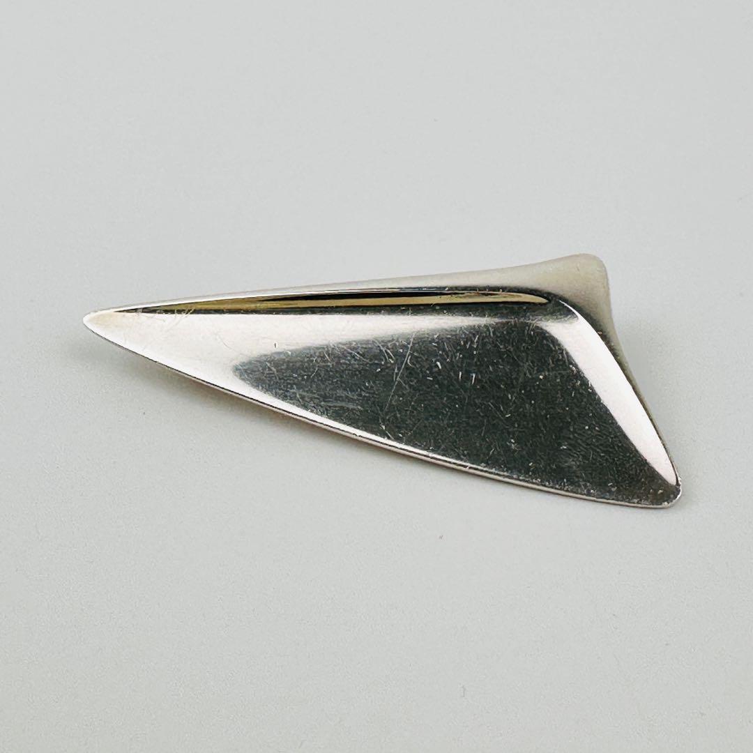 【クリーニング済】ジョージジェンセン シルバー925 三角形 ブローチ ロゴ