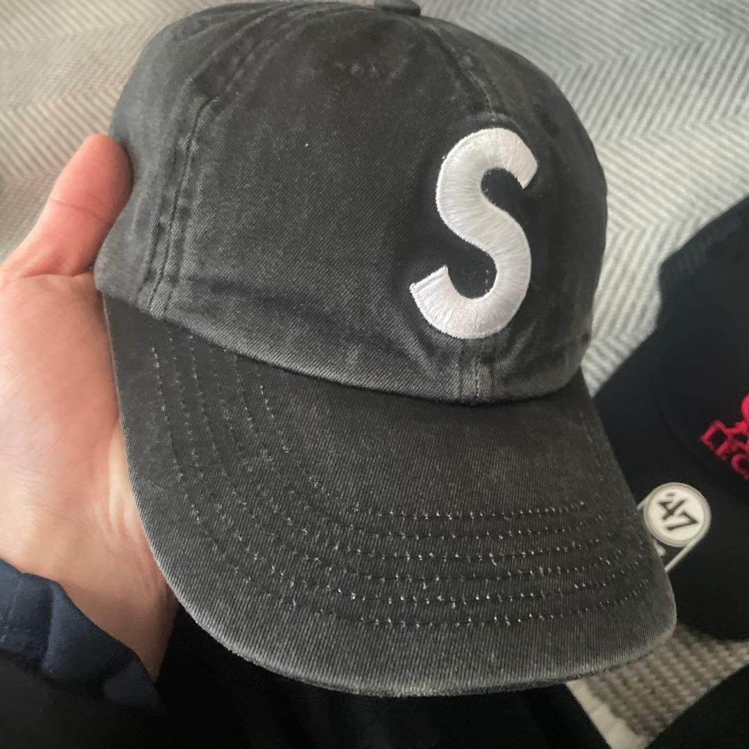 Supreme sロゴキャップ　ブラック