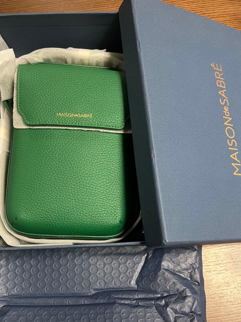 最終価格　新品未使用　メゾンドサブレ　ジップスマホポーチ　グリーン