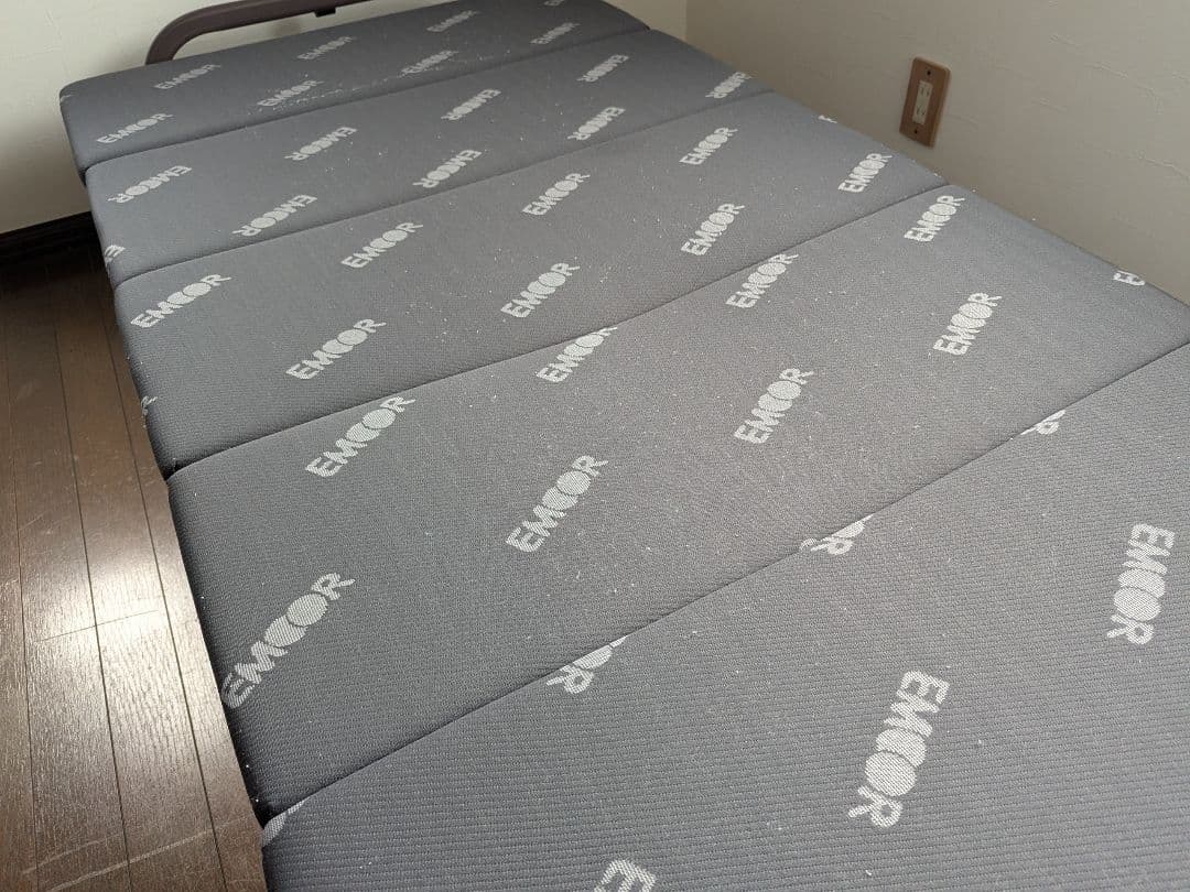【処分価格】EMOOR 折りたたみベッド シングル 送料込 早い者勝ち