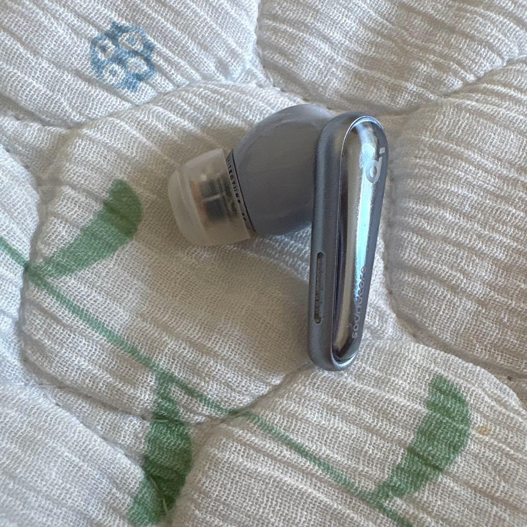 イヤホン SoundCore Liberty 4