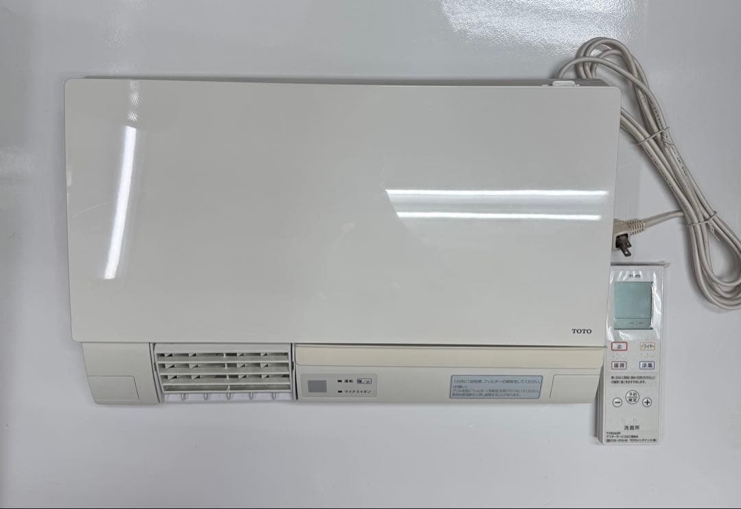TOTO 涼風機能付き 洗面所暖房機 TYR340R