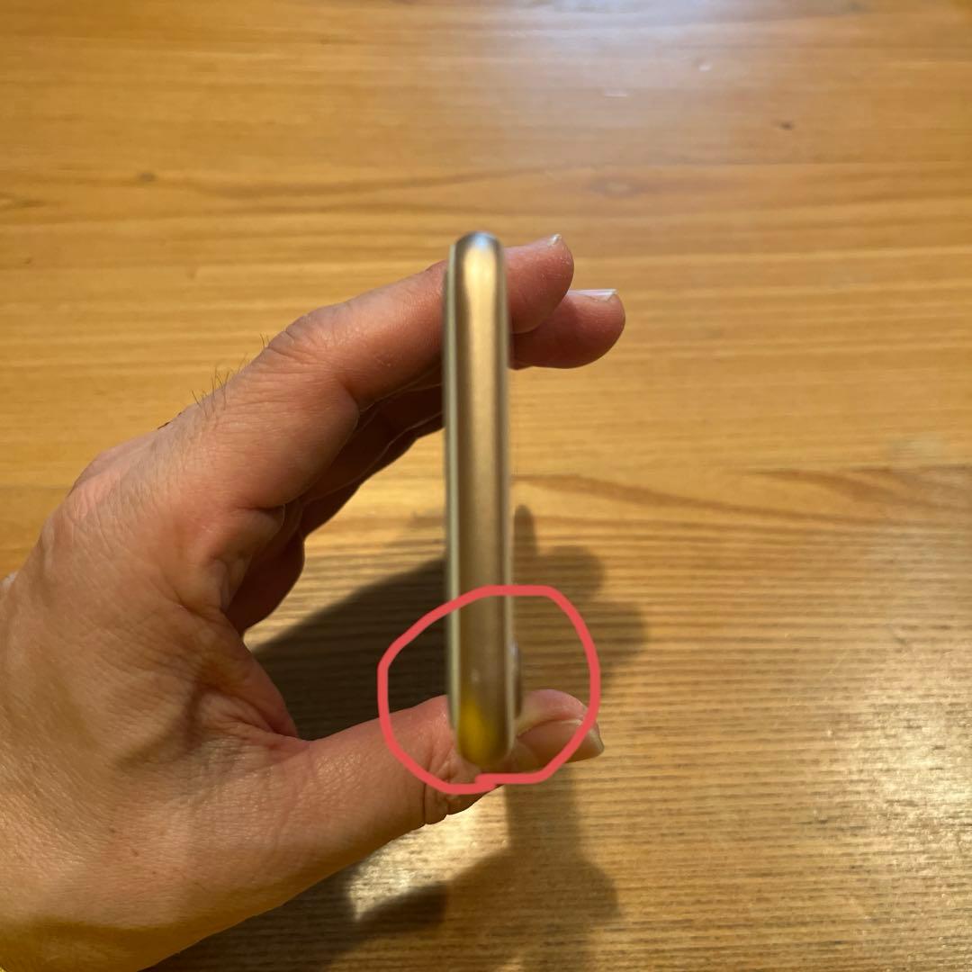 iPhone8 ゴールド