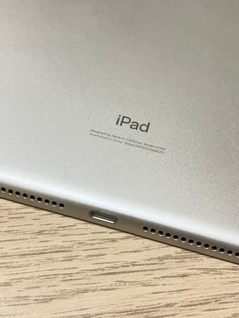 美品バッテリ容量94%iPad 第7世代 32GB Wi-Fi セルラー ドコモ