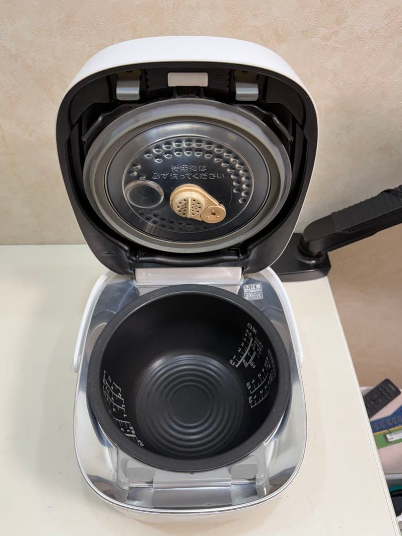 TOSHIBA RC-10VXN 圧力IH炊飯ジャー炊飯器