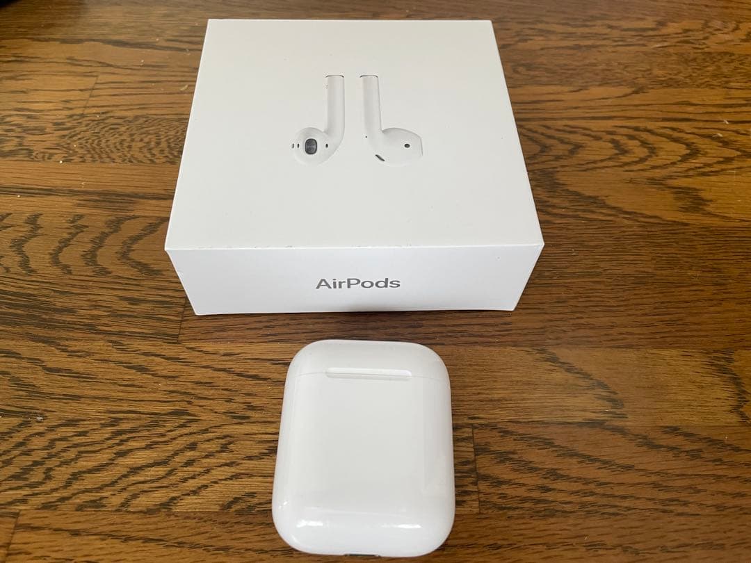 Apple AirPods 第二世代　Lightning