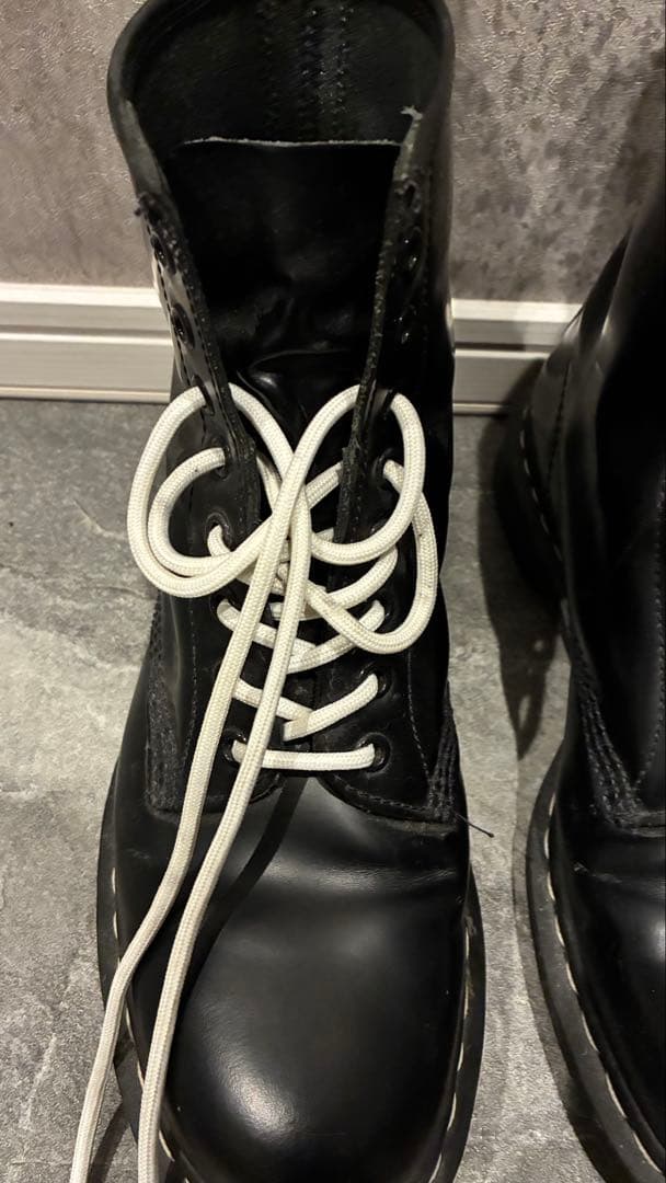 ドクターマーチン8ホール ブーツ ホワイトステッチ　UK8