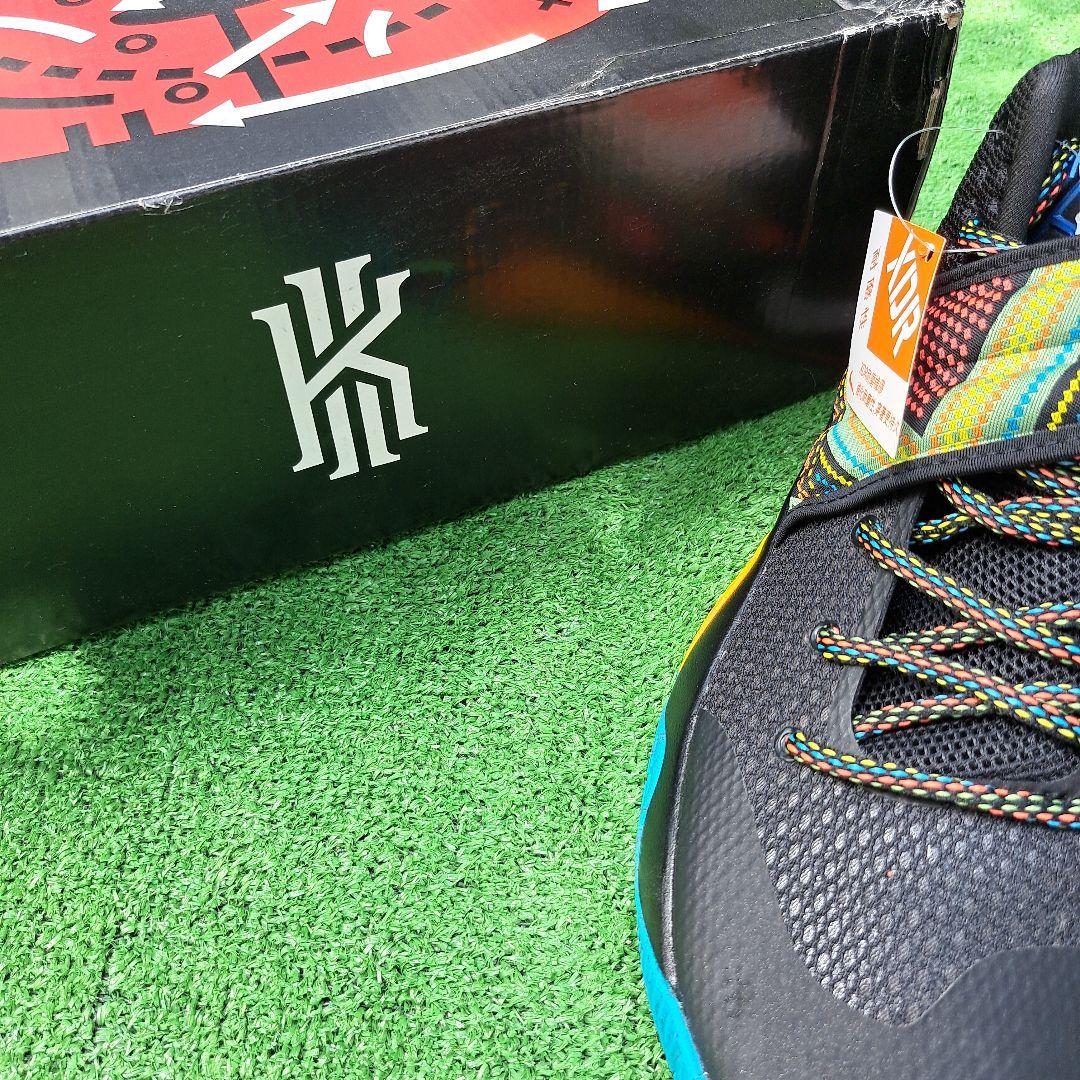 Nike Kyrie バスケットボールシューズ