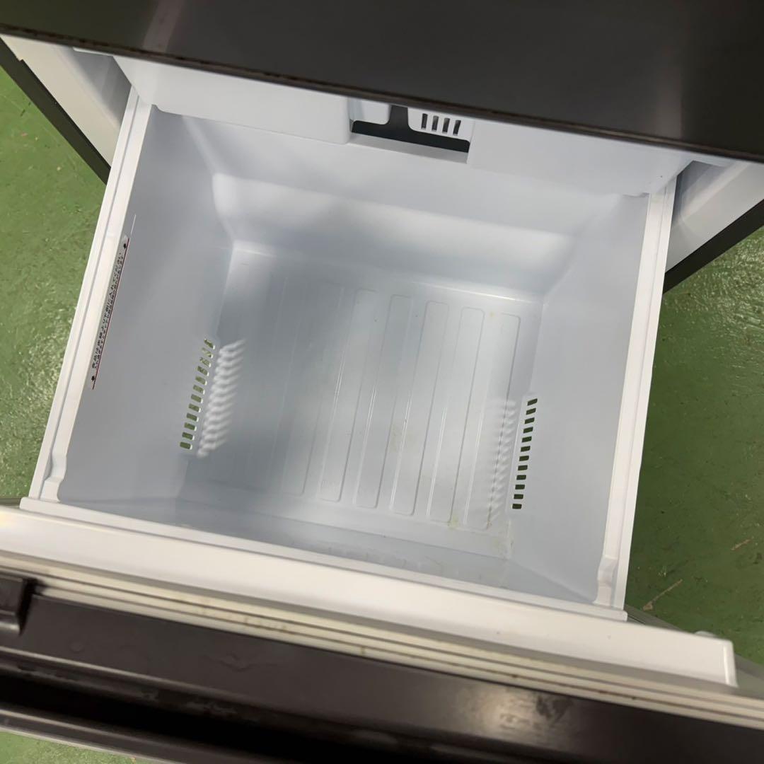 161 三菱　大型冷蔵庫　272L 200L強　小型　家庭用　自動製氷　単身用