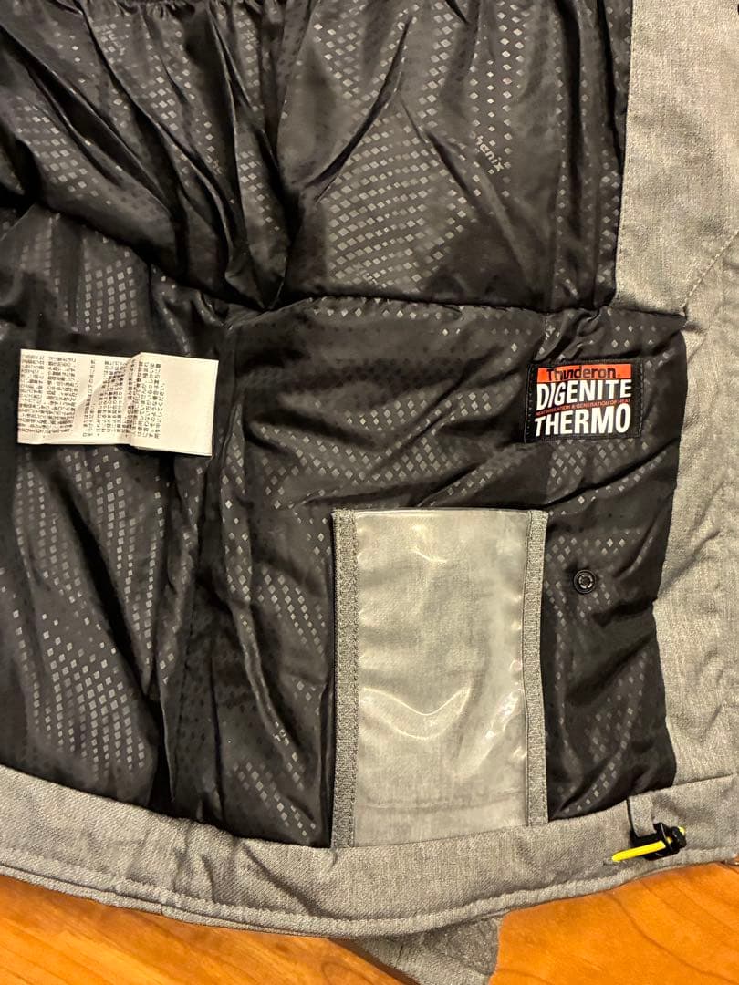 美品　phoenix　フェニックス　スキーウェア　スノボウェア　上下　グレー　M