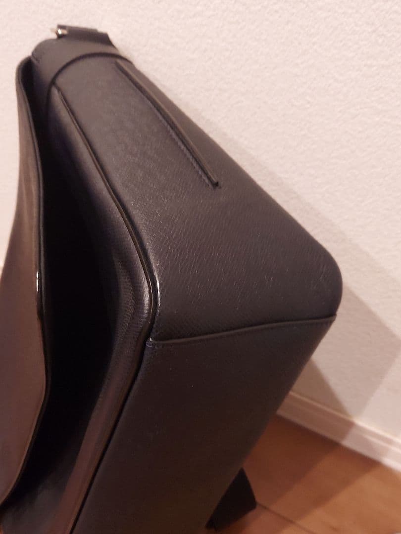 S*'様 ルイヴィトン タイガ ロマンMM ショルダーバッグ レザー