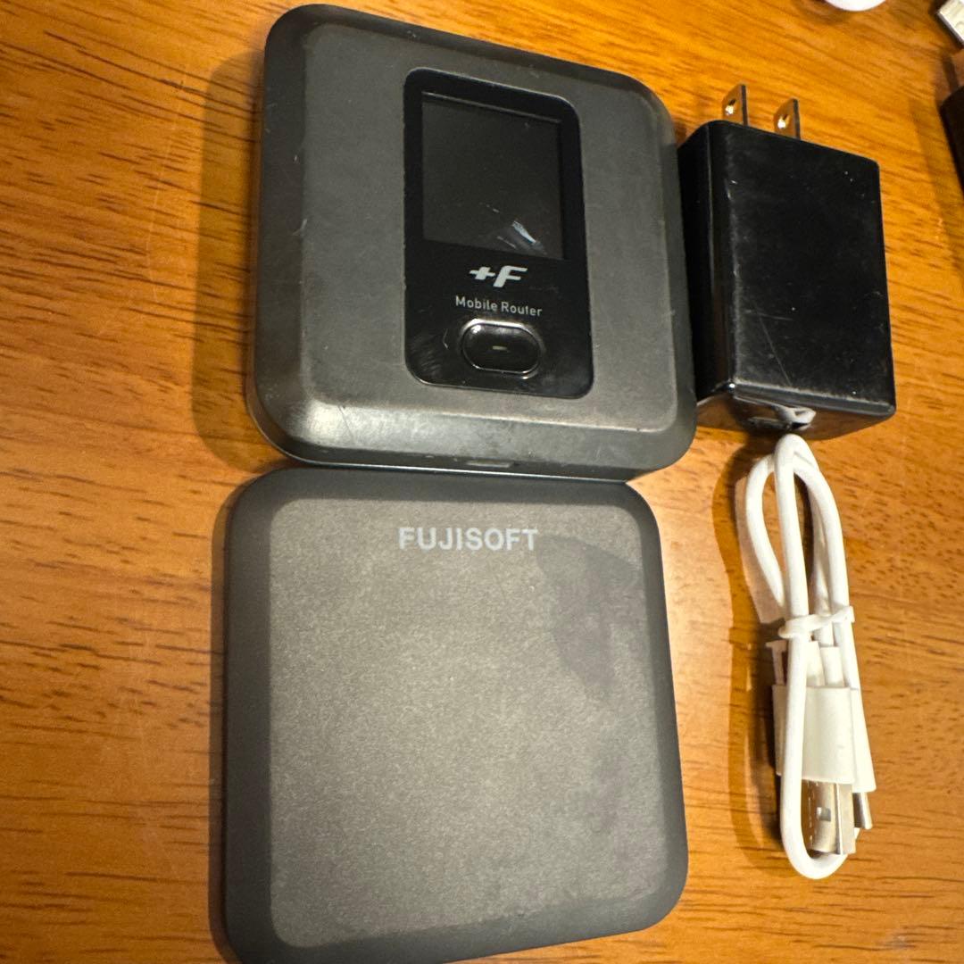 FUJISOFT FS040Wモバイルルーター