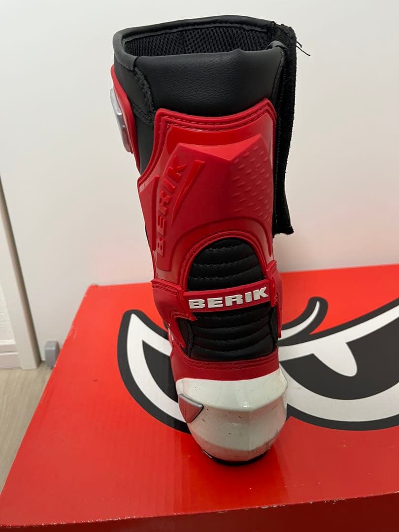 BERIK バイク用ブーツ 黒/赤/白