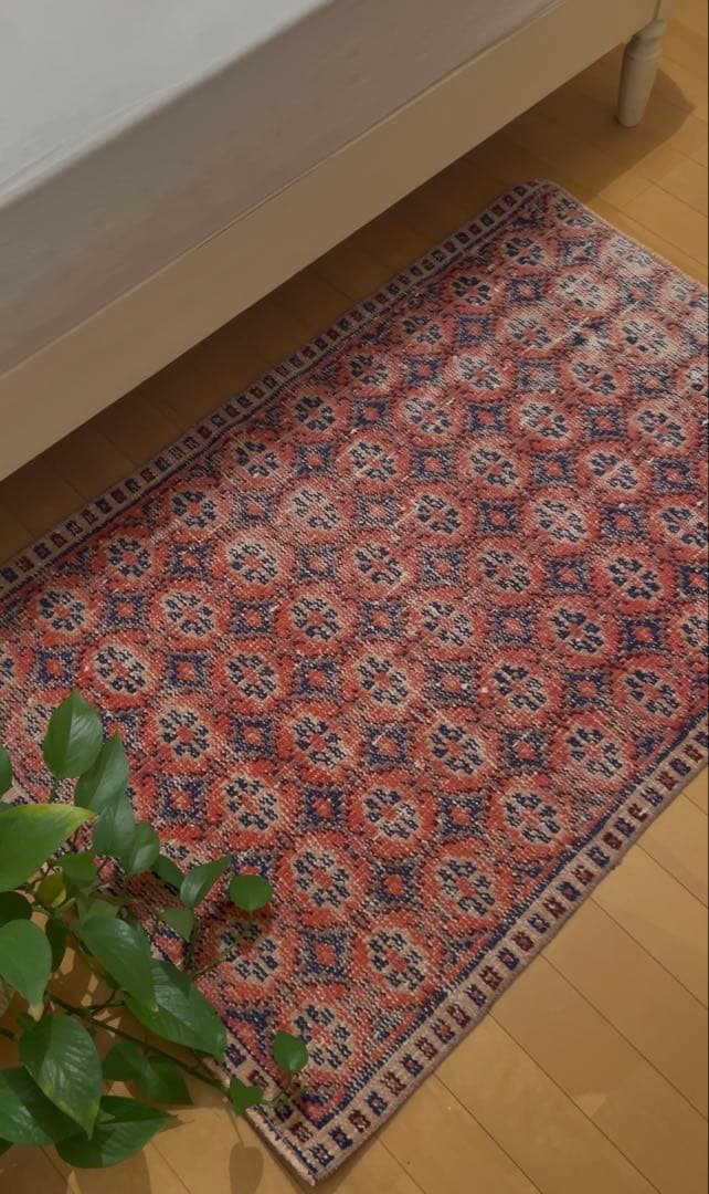 110×74 レア柄　お花のstamp トルコ　ヴィンテージラグ　トルコラグ