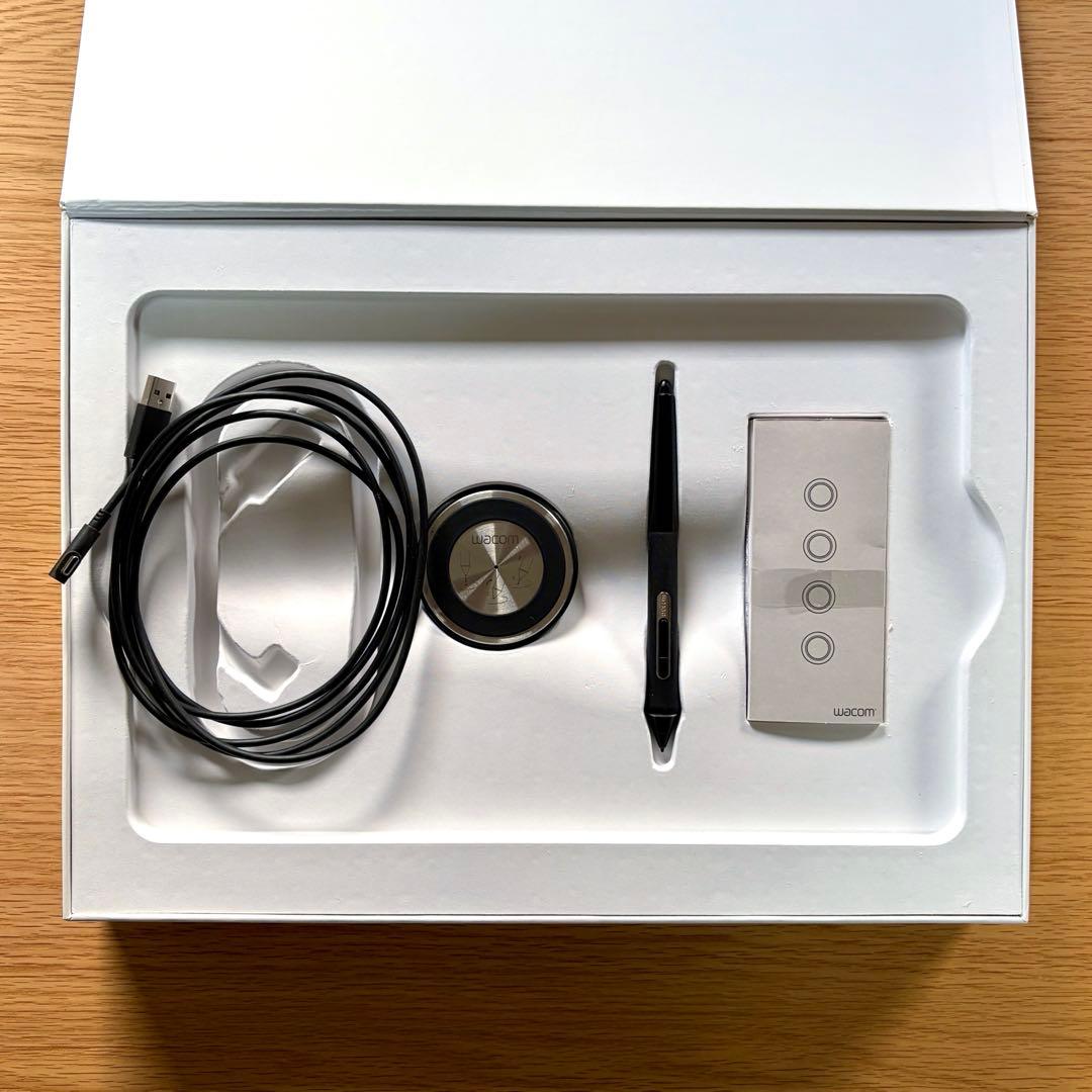 wacom Intuos Pro Medium ペンタブレット PTH-660