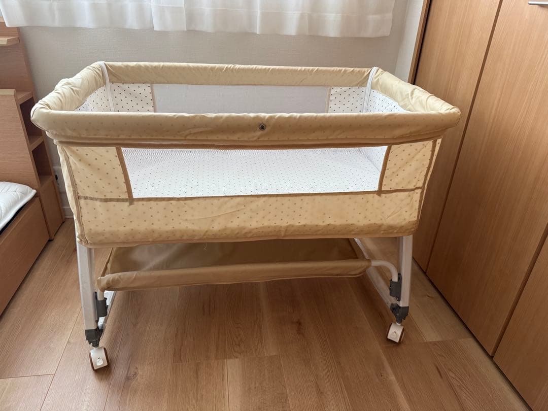 ベビーベッド 折りたたみ式 ベージュ