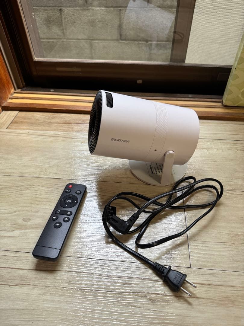 DWKNNEW ホワイトプロジェクター 本体
