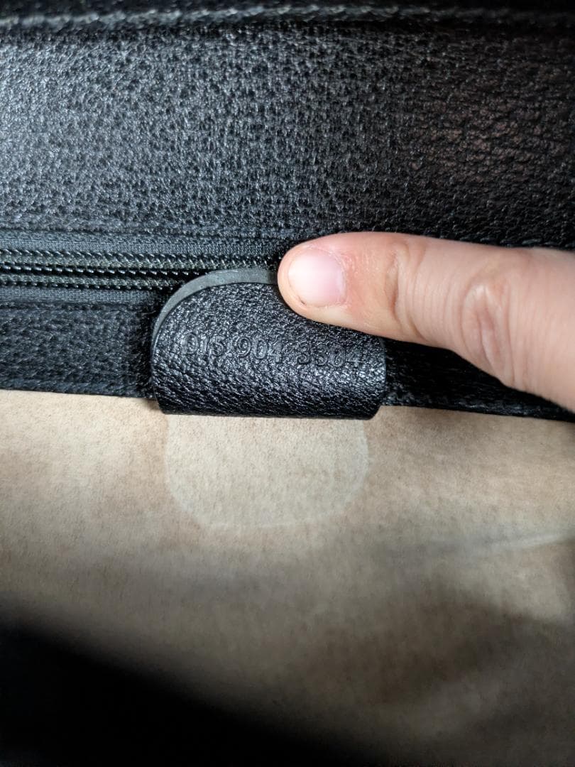 GUCCI　グッチ　ビジネスバッグ　レザー　ブラック　5438