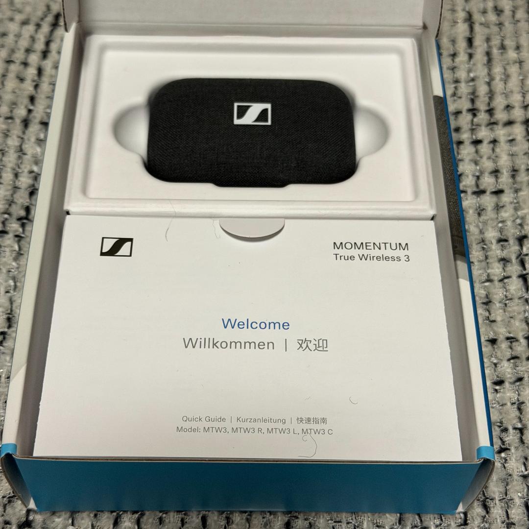 Ricardo Farias 　Sennheiser Momentum