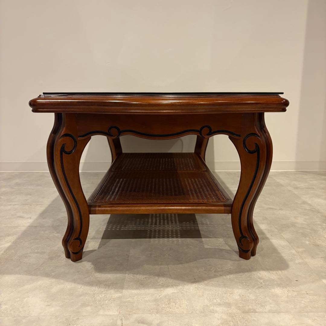 カリモク コロニアル センターテーブル 棚付き ラタン張り ローテーブル