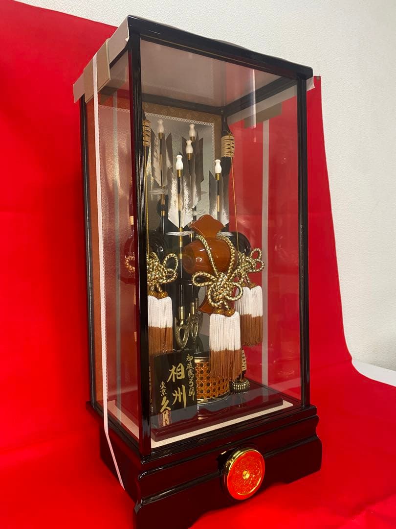 東京久月　家紋付き破魔弓ガラスケース１７号・間口約３１×奥行約２４×高さ約６２㎝