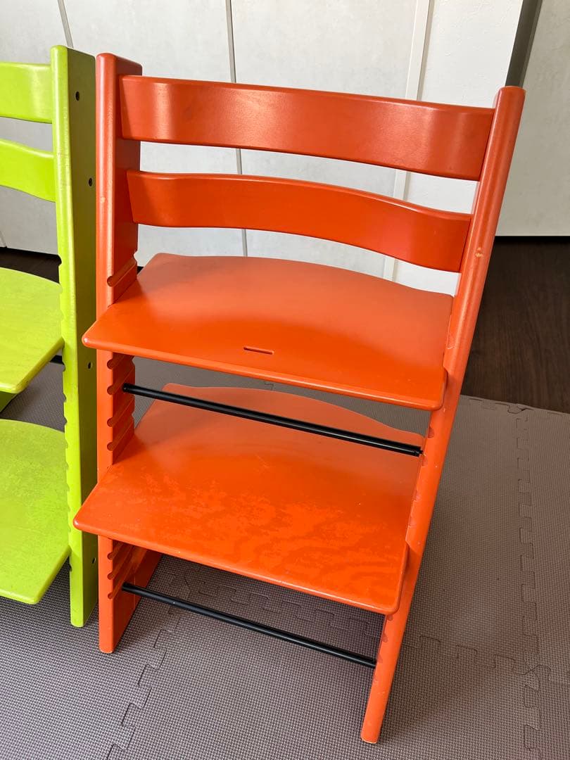 STOKKE ストッケ　トリップ トラップ　グリーンとオレンジのチェア