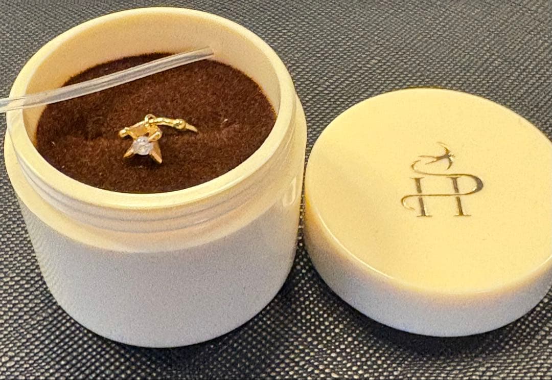 イロンデール　18kダイヤ　フックピアス