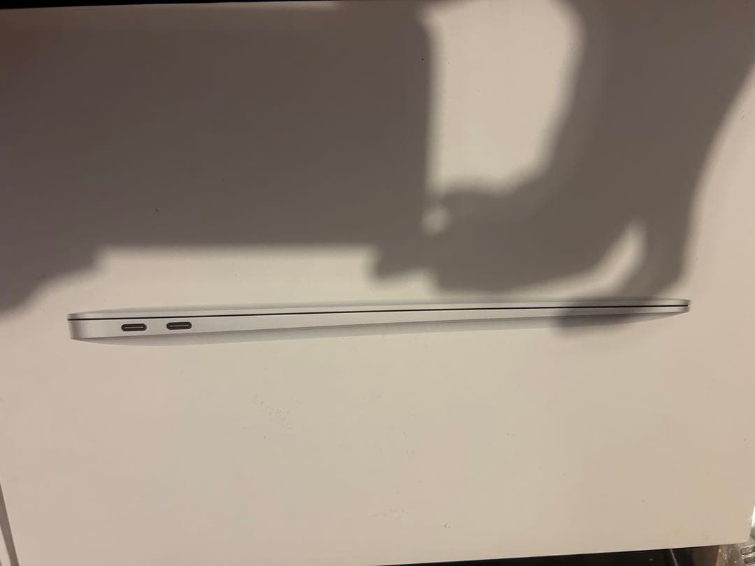 Apple MacBook Air 13インチ (M1, 2020)